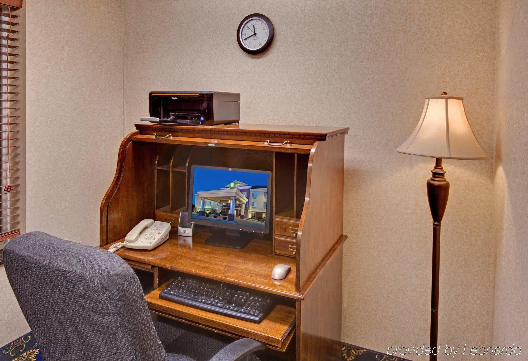 Holiday Inn Express & Suites - Dickinson By Ihg Facilități foto